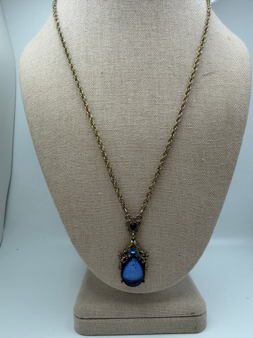 vintage revival blue pendant necklace produced by the 1928 Jewelry Company